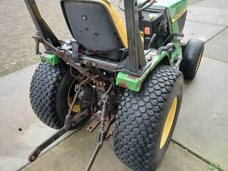 John Deere 4100 - Трактор: фото 5 John Deere 4100 - Трактор: фото 5