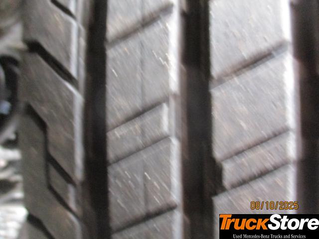 Фургон с закрытым кузовом FUSO Canter 3C15: фото 10 Фургон с закрытым кузовом FUSO Canter 3C15: фото 10