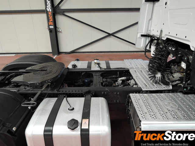 Mercedes-Benz Actros 1845 LS - Тягач: фото 2 Mercedes-Benz Actros 1845 LS - Тягач: фото 2