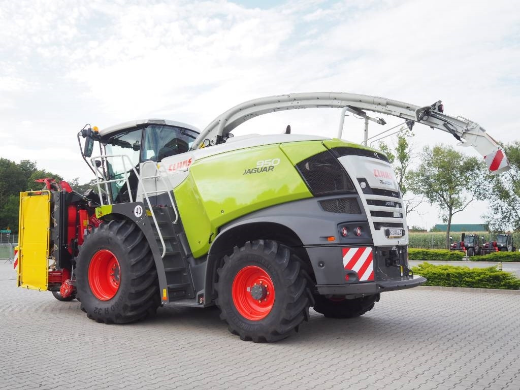 Claas Jaguar 950 4WD+ Kemper 375 Plus - Кормоуборочный комбайн: фото 2 Claas Jaguar 950 4WD+ Kemper 375 Plus - Кормоуборочный комбайн: фото 2