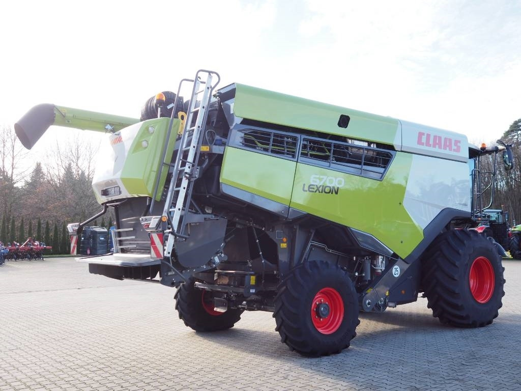 Claas Lexion 6700 + V930 - Зерноуборочный комбайн: фото 3 Claas Lexion 6700 + V930 - Зерноуборочный комбайн: фото 3