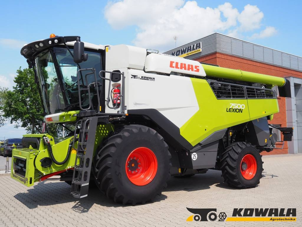 Claas Lexion 7500 + V930  - Зерноуборочный комбайн: фото 1 Claas Lexion 7500 + V930  - Зерноуборочный комбайн: фото 1
