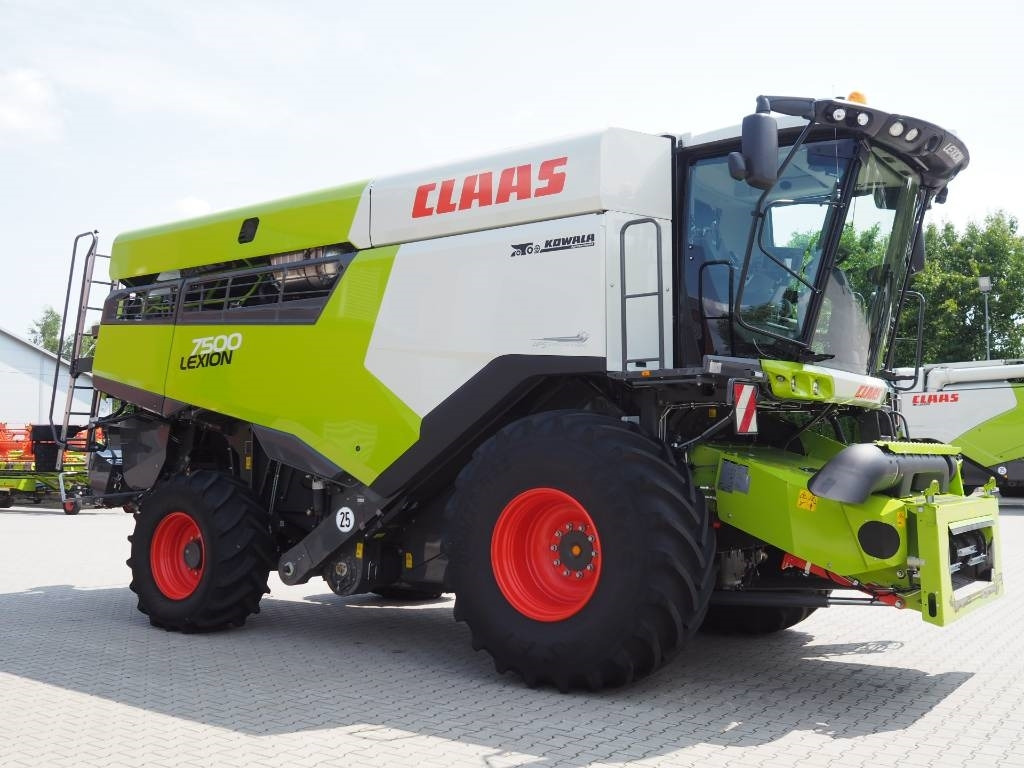Claas Lexion 7500 + V930  - Зерноуборочный комбайн: фото 4 Claas Lexion 7500 + V930  - Зерноуборочный комбайн: фото 4