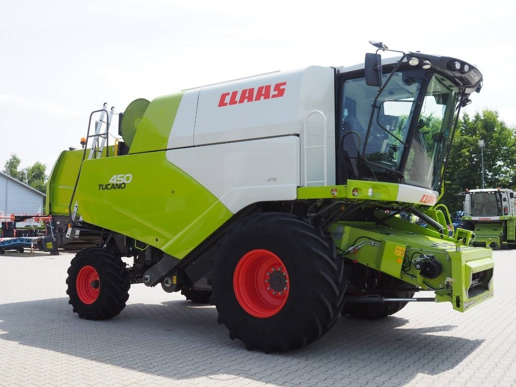Claas Tucano 450 + V770 - Зерноуборочный комбайн: фото 4 Claas Tucano 450 + V770 - Зерноуборочный комбайн: фото 4