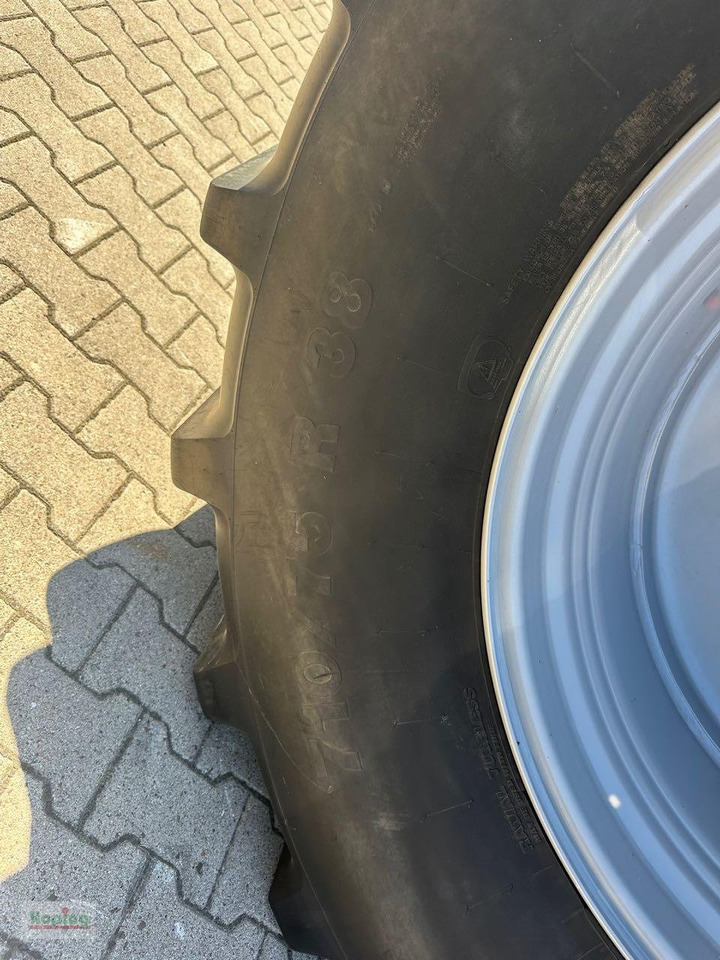 Deutz-Fahr 6215 TTV - Трактор: фото 5 Deutz-Fahr 6215 TTV - Трактор: фото 5