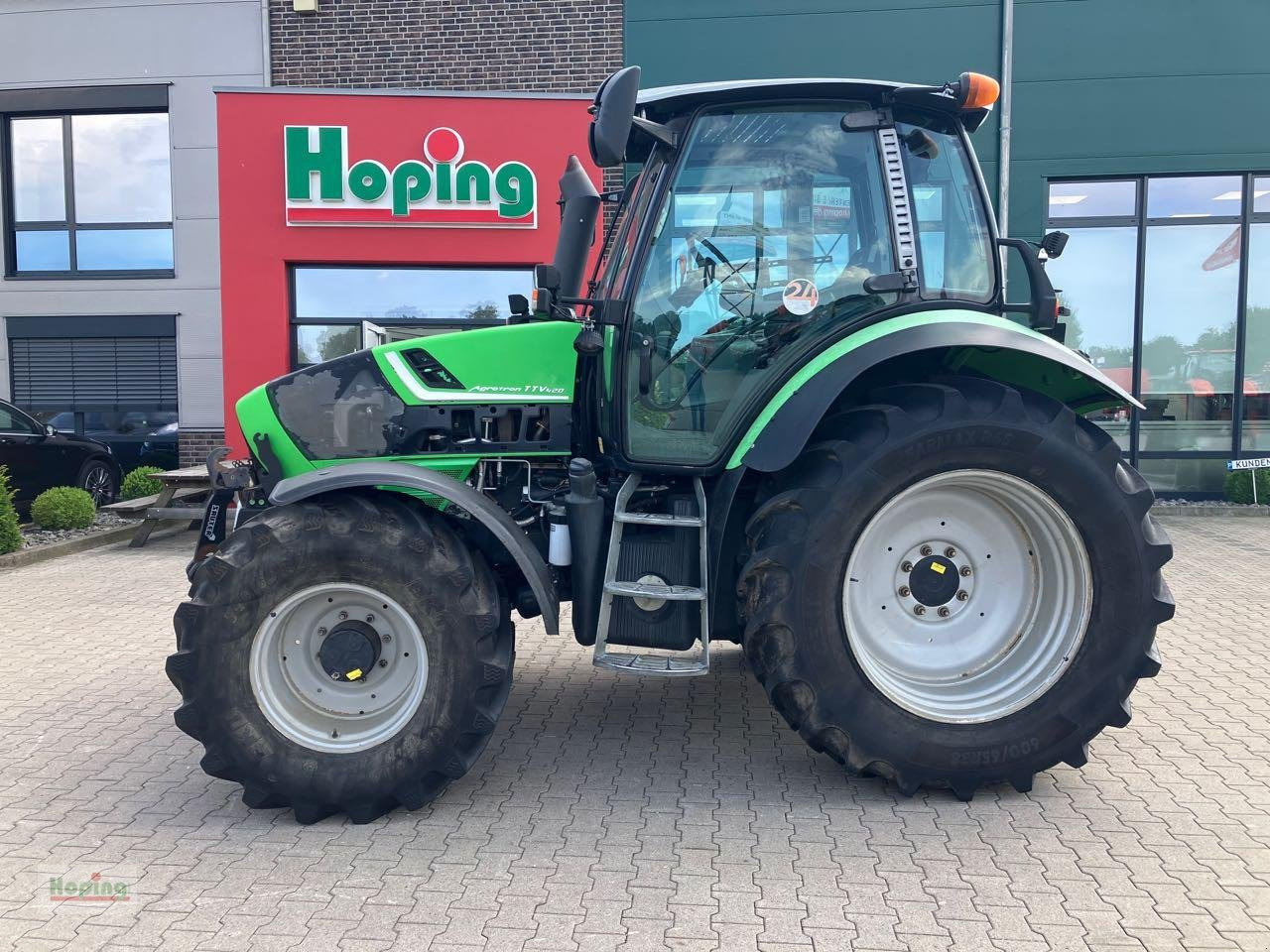 Deutz-Fahr Agrotron TTV 420 - Трактор: фото 2 Deutz-Fahr Agrotron TTV 420 - Трактор: фото 2