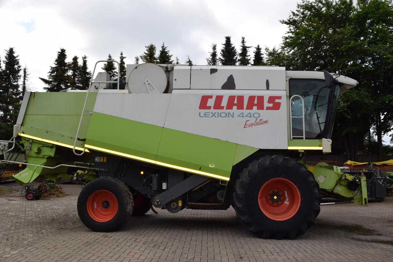 CLAAS Lexion 440 Evolution - Зерноуборочный комбайн: фото 1 CLAAS Lexion 440 Evolution - Зерноуборочный комбайн: фото 1