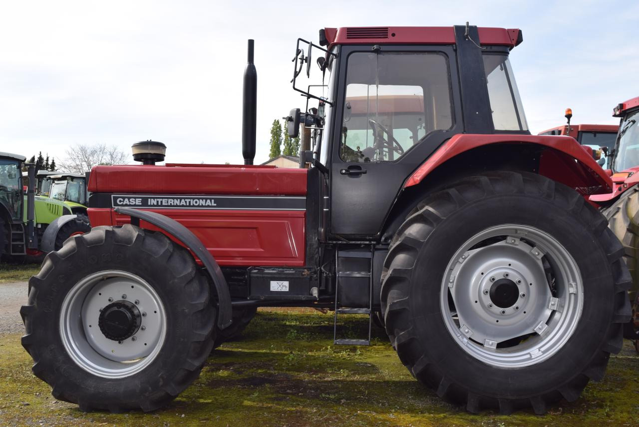 Case-IH 1455 XLA - Трактор: фото 1 Case-IH 1455 XLA - Трактор: фото 1
