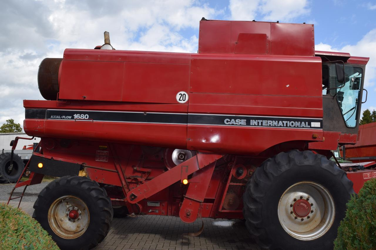 Case-IH 1680 Axial - Зерноуборочный комбайн: фото 4 Case-IH 1680 Axial - Зерноуборочный комбайн: фото 4