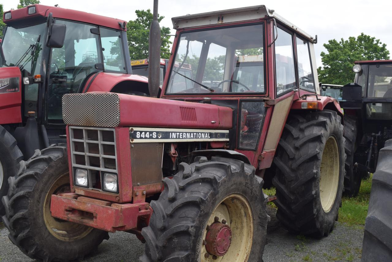 Case-IH 844 A/S - Трактор: фото 1 Case-IH 844 A/S - Трактор: фото 1