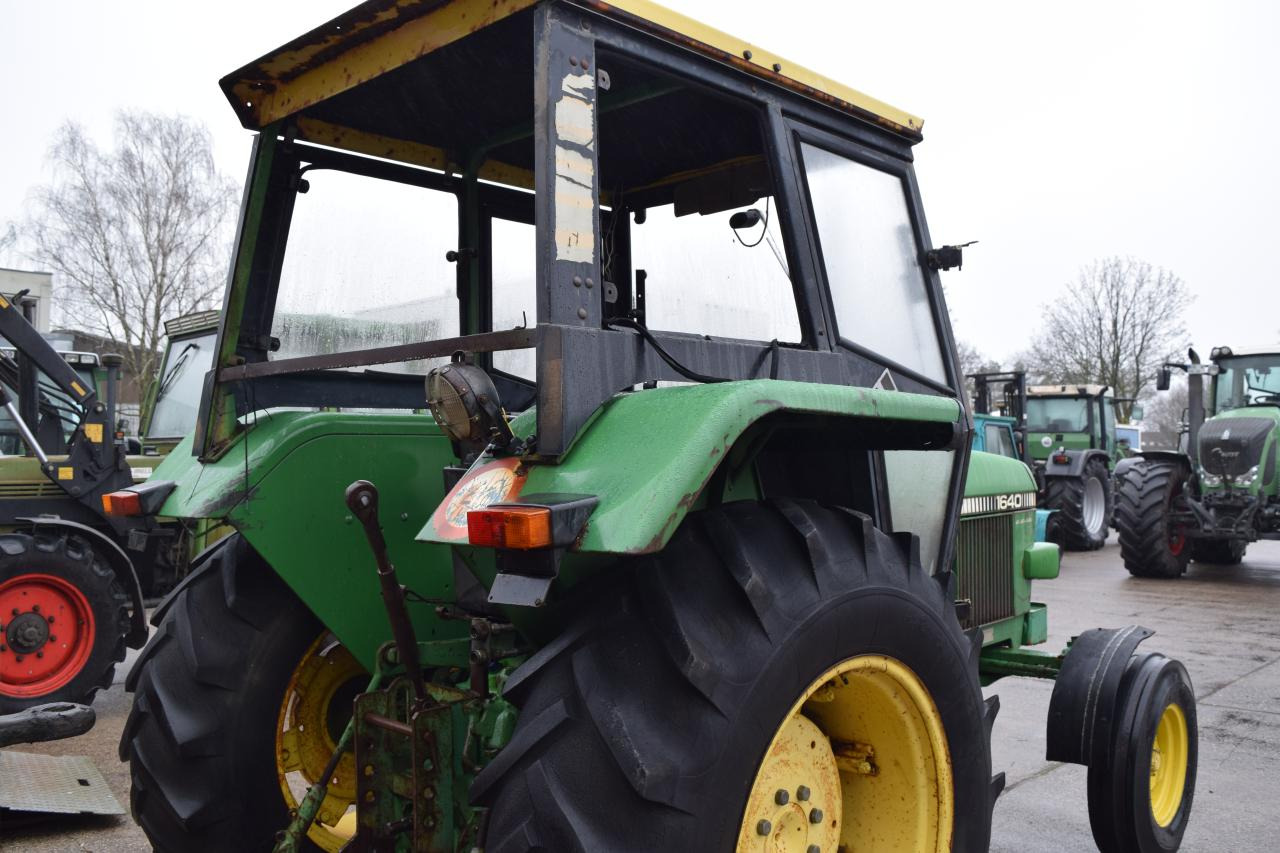 John Deere 1640 - Трактор: фото 5 John Deere 1640 - Трактор: фото 5