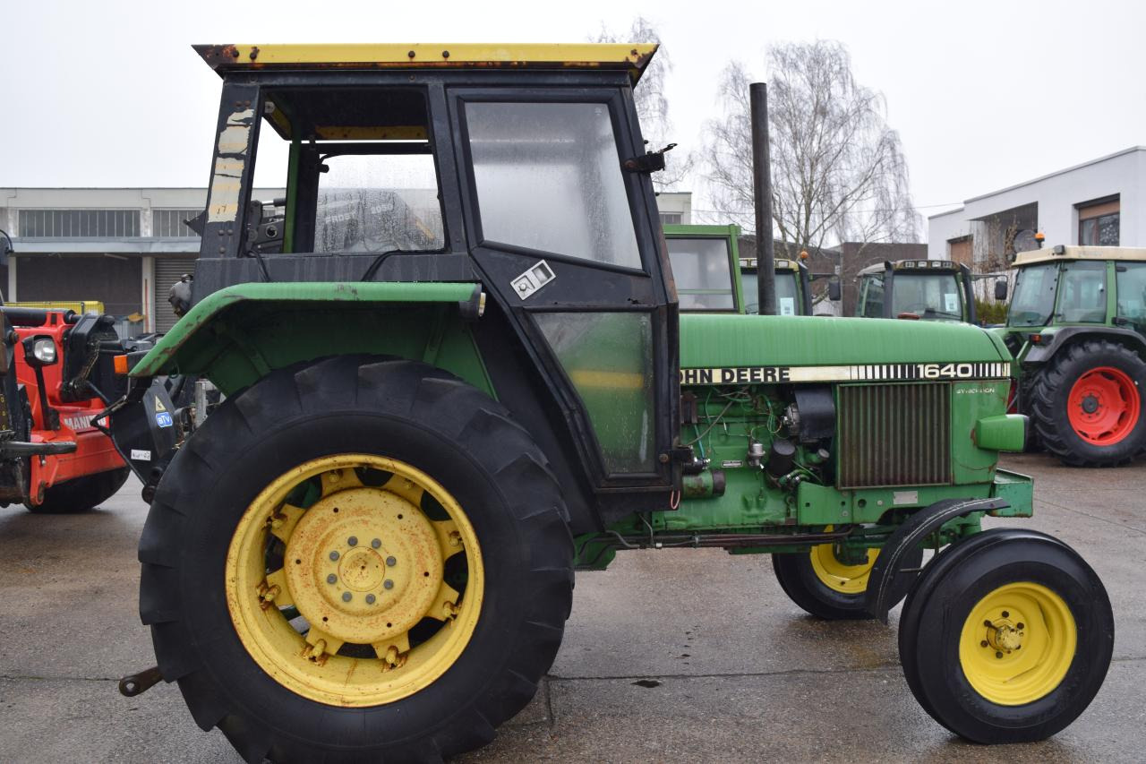 John Deere 1640 - Трактор: фото 2 John Deere 1640 - Трактор: фото 2