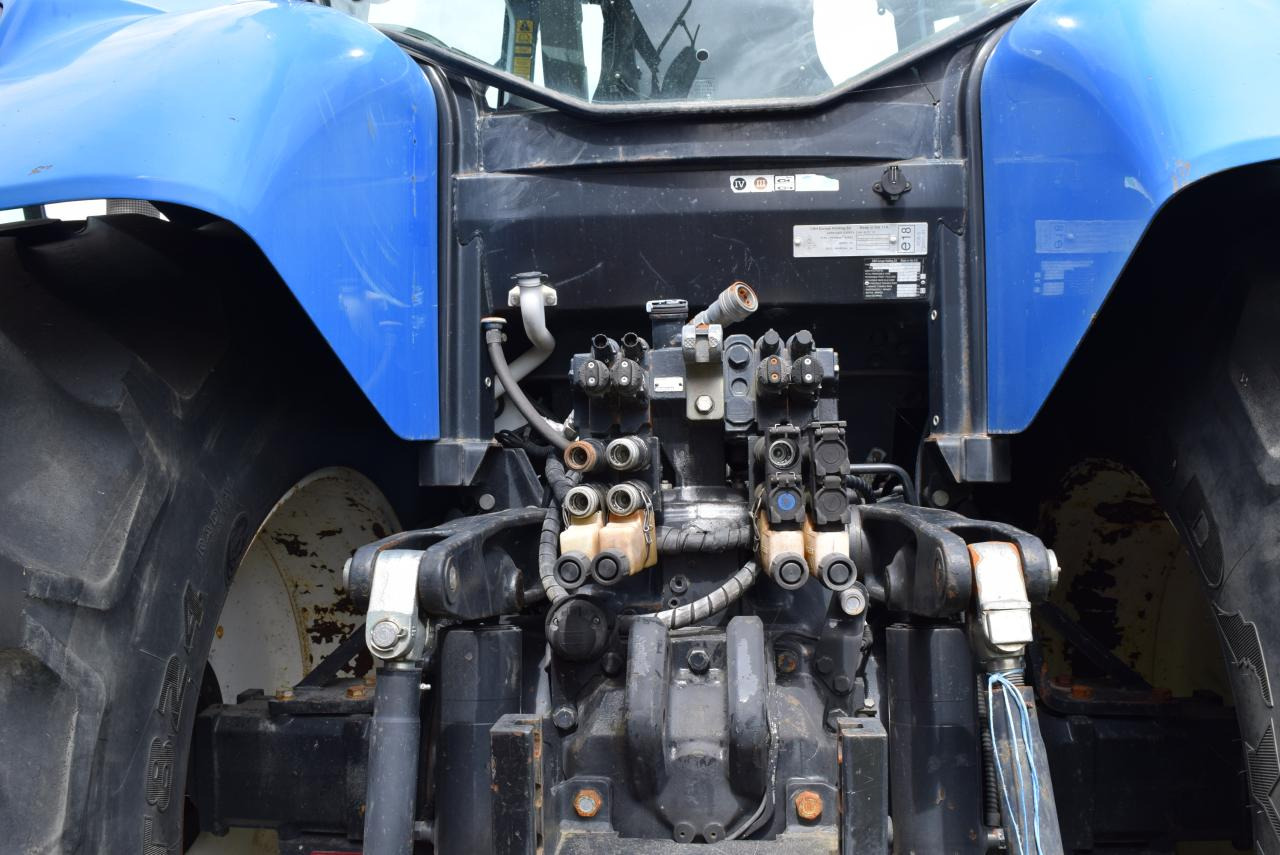 New Holland T 7040 - Трактор: фото 5 New Holland T 7040 - Трактор: фото 5