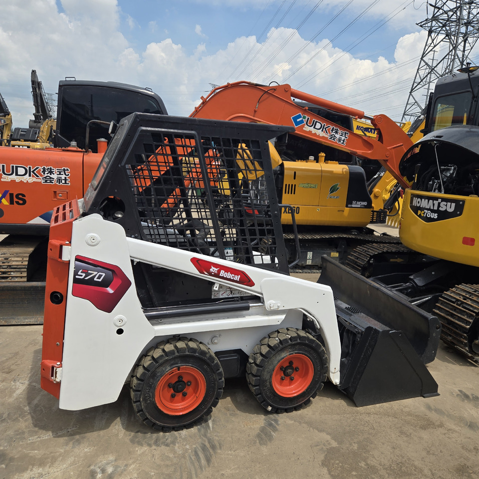 BOBCAT S70 - Мини-погрузчик с бортовым поворотом: фото 2 BOBCAT S70 - Мини-погрузчик с бортовым поворотом: фото 2