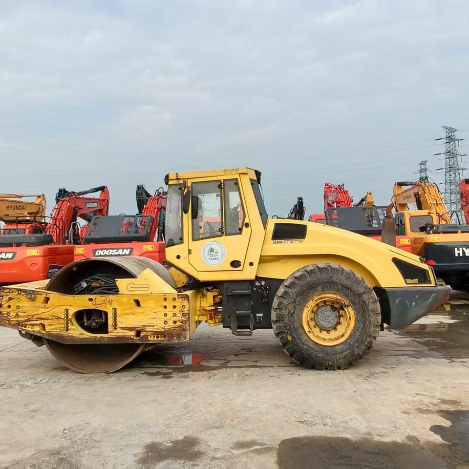 BOMAG BW226DH - Дорожный каток: фото 1 BOMAG BW226DH - Дорожный каток: фото 1