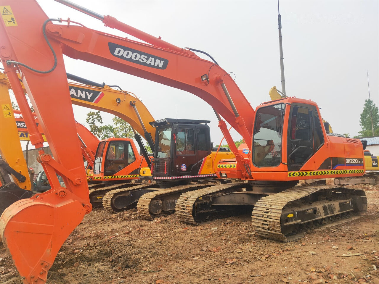 Doosan DH220LC-7 - Гусеничный экскаватор: фото 3 Doosan DH220LC-7 - Гусеничный экскаватор: фото 3