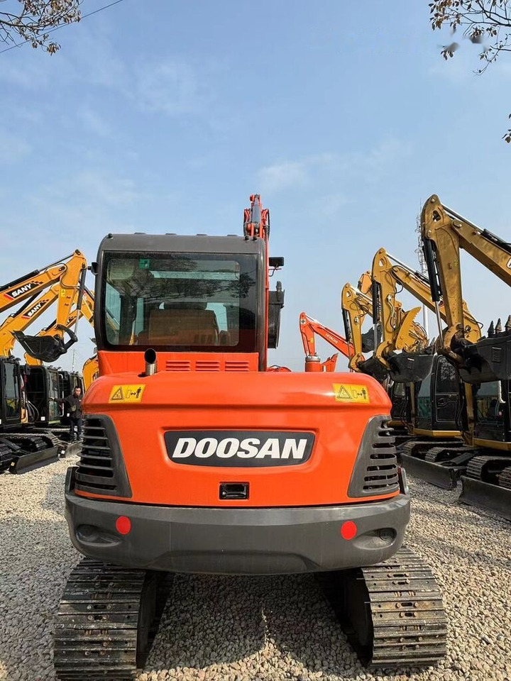 Doosan DX60 - Мини-экскаватор: фото 2 Doosan DX60 - Мини-экскаватор: фото 2