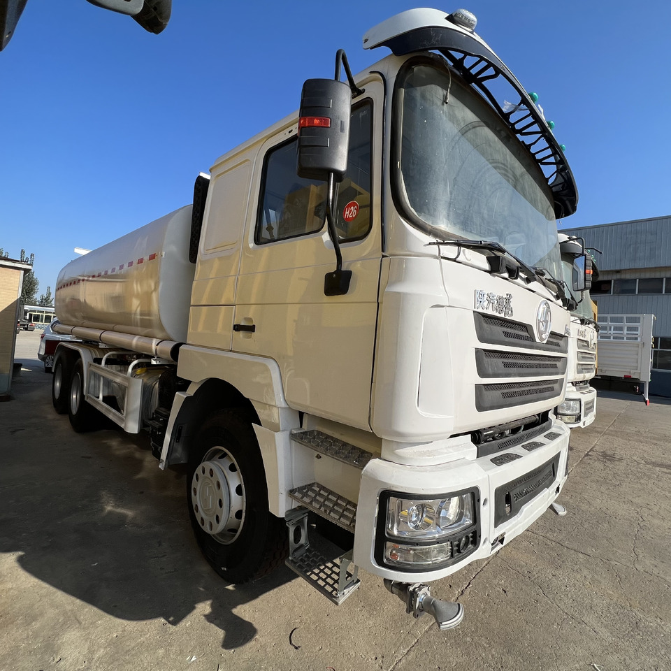 SHACMAN F3000 Water Truck - Грузовик: фото 3 SHACMAN F3000 Water Truck - Грузовик: фото 3