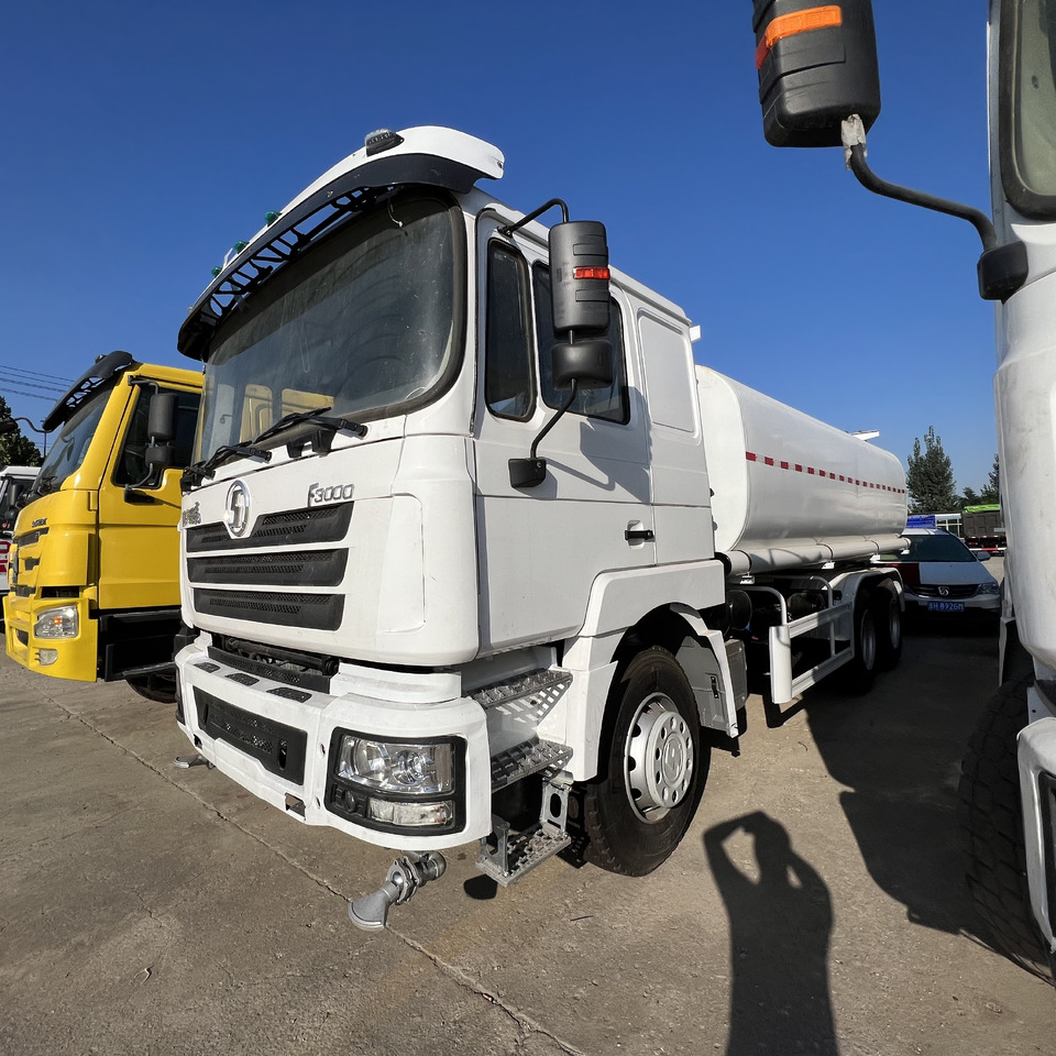 SHACMAN F3000 Water Truck - Грузовик: фото 4 SHACMAN F3000 Water Truck - Грузовик: фото 4