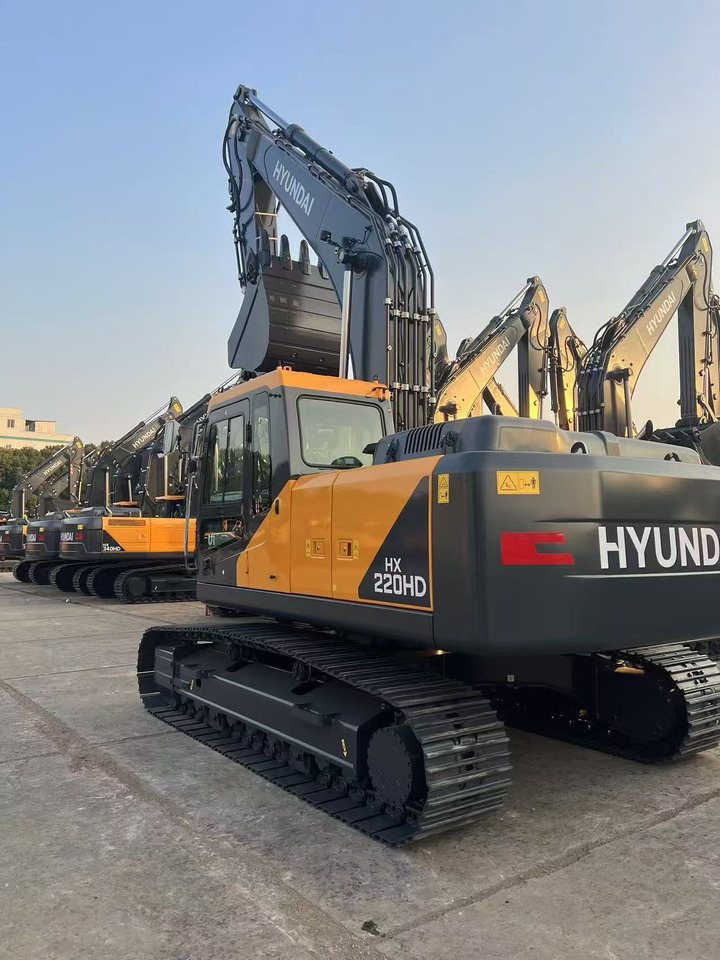 HYUNDAI HX220HD - Гусеничный экскаватор: фото 1 HYUNDAI HX220HD - Гусеничный экскаватор: фото 1