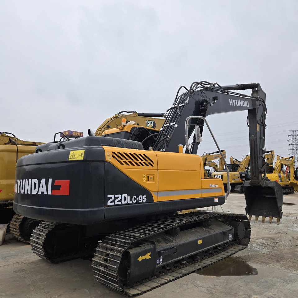 HYUNDAI R220LC-9S - Гусеничный экскаватор: фото 2 HYUNDAI R220LC-9S - Гусеничный экскаватор: фото 2
