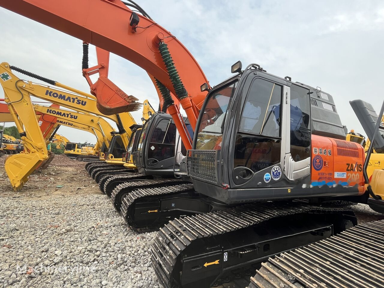 Hitachi ZX200 - Гусеничный экскаватор: фото 1 Hitachi ZX200 - Гусеничный экскаватор: фото 1