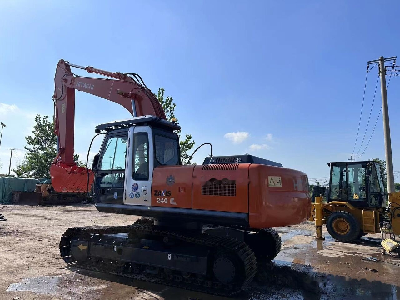 Hitachi ZX240 - Гусеничный экскаватор: фото 2 Hitachi ZX240 - Гусеничный экскаватор: фото 2