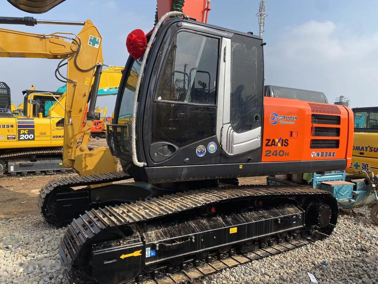 Гусеничный экскаватор Hitachi ZX240H: фото 9