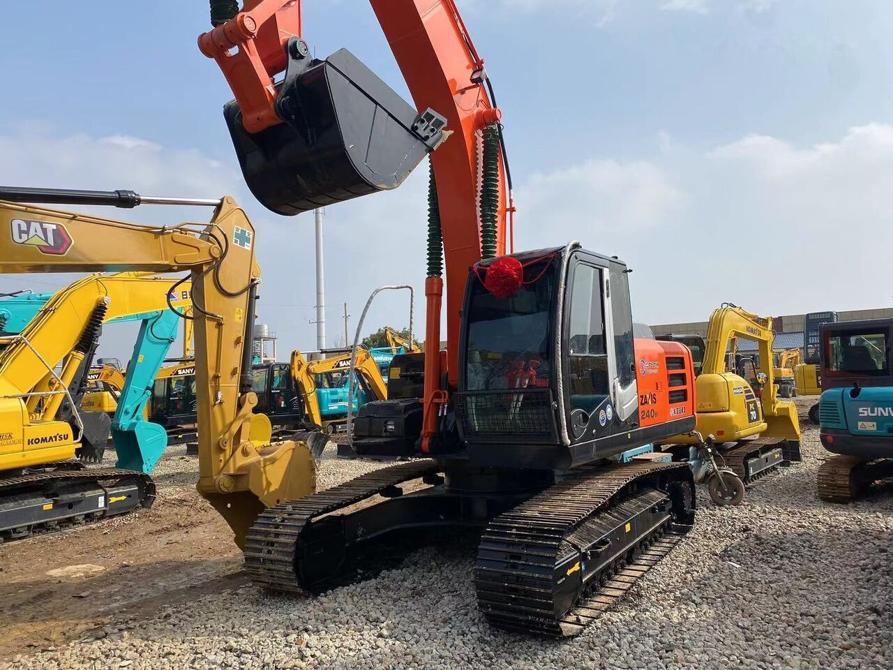 Гусеничный экскаватор Hitachi ZX240H: фото 6