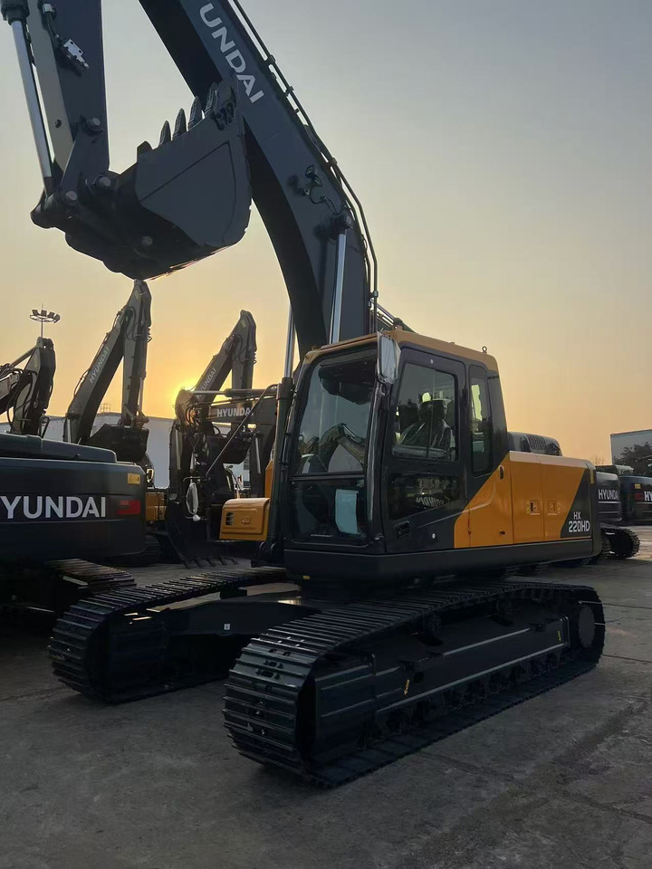 Hyundai HX220HD - Гусеничный экскаватор: фото 2 Hyundai HX220HD - Гусеничный экскаватор: фото 2