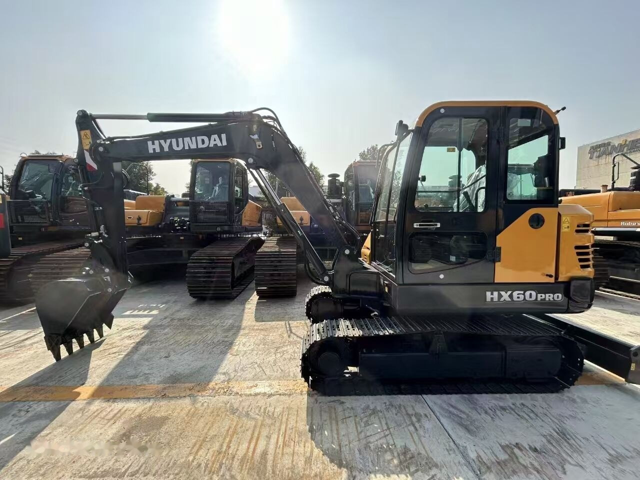 Hyundai HX60 PRO New machine - Мини-экскаватор: фото 3 Hyundai HX60 PRO New machine - Мини-экскаватор: фото 3