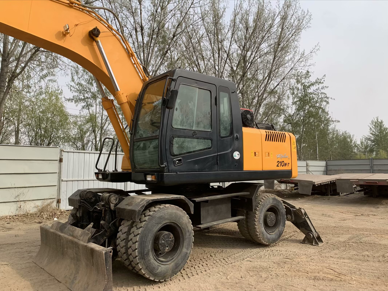 Колёсный экскаватор Hyundai R210W-7: фото 7