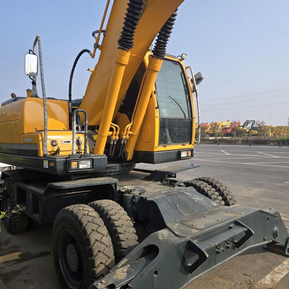 Hyundai R210W-9 - Колёсный экскаватор: фото 5 Hyundai R210W-9 - Колёсный экскаватор: фото 5