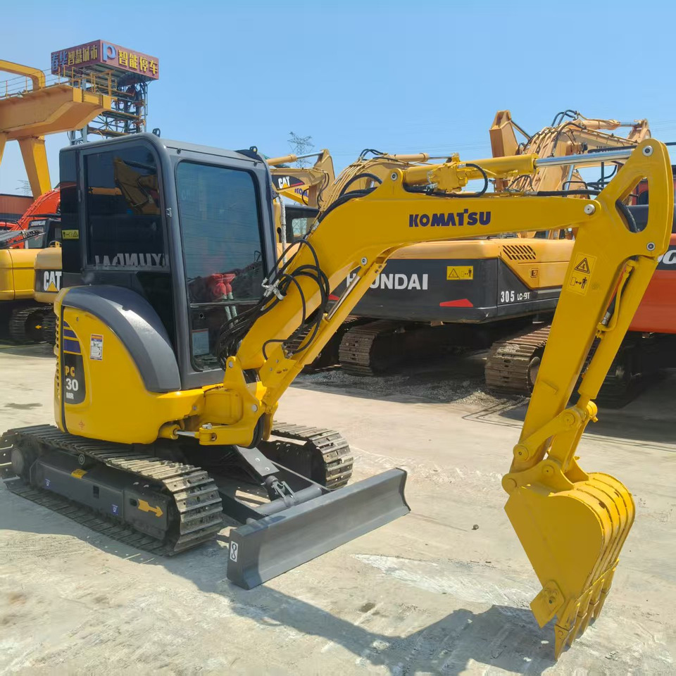 KOMATSU PC30 - Мини-экскаватор: фото 1 KOMATSU PC30 - Мини-экскаватор: фото 1