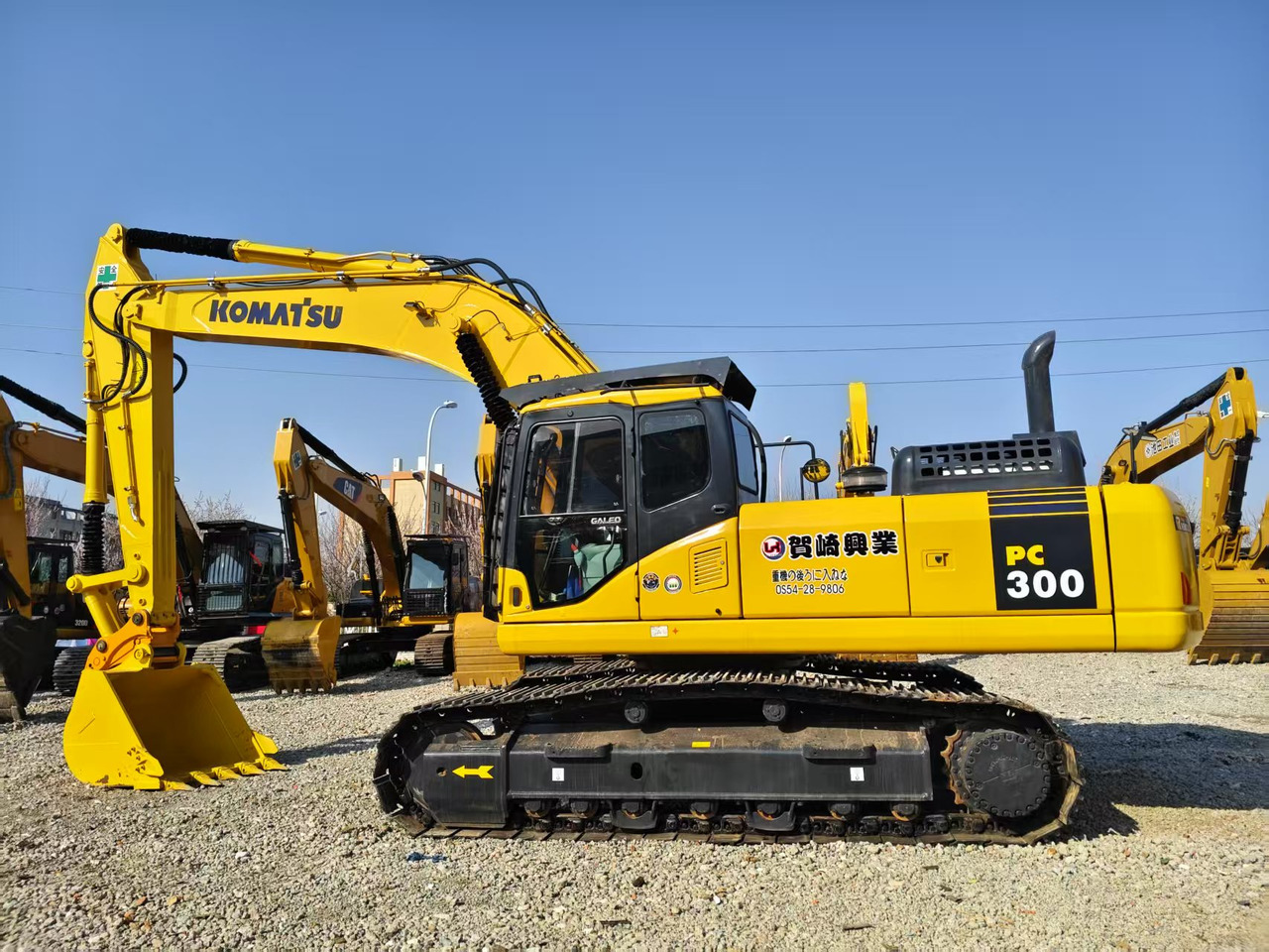 KOMATSU PC300-7 - Гусеничный экскаватор: фото 1 KOMATSU PC300-7 - Гусеничный экскаватор: фото 1