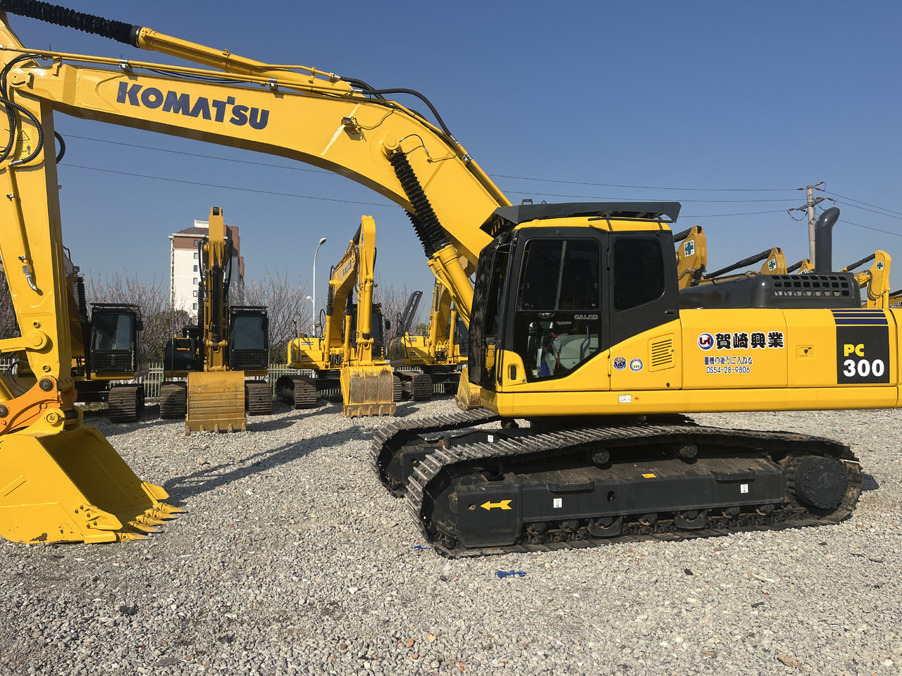 KOMATSU PC300-7 - Гусеничный экскаватор: фото 2 KOMATSU PC300-7 - Гусеничный экскаватор: фото 2