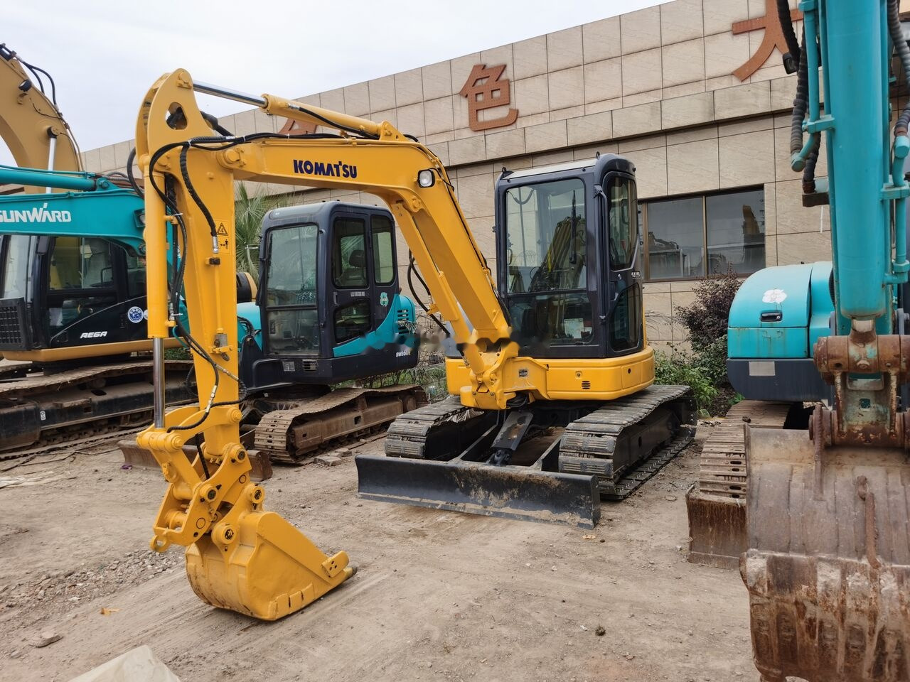Komatsu PC40 - Мини-экскаватор: фото 4 Komatsu PC40 - Мини-экскаватор: фото 4