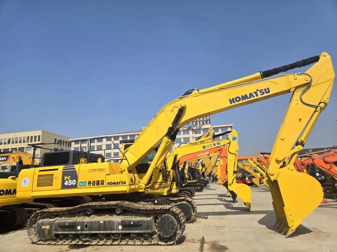 Komatsu PC450-8 - Гусеничный экскаватор: фото 3 Komatsu PC450-8 - Гусеничный экскаватор: фото 3