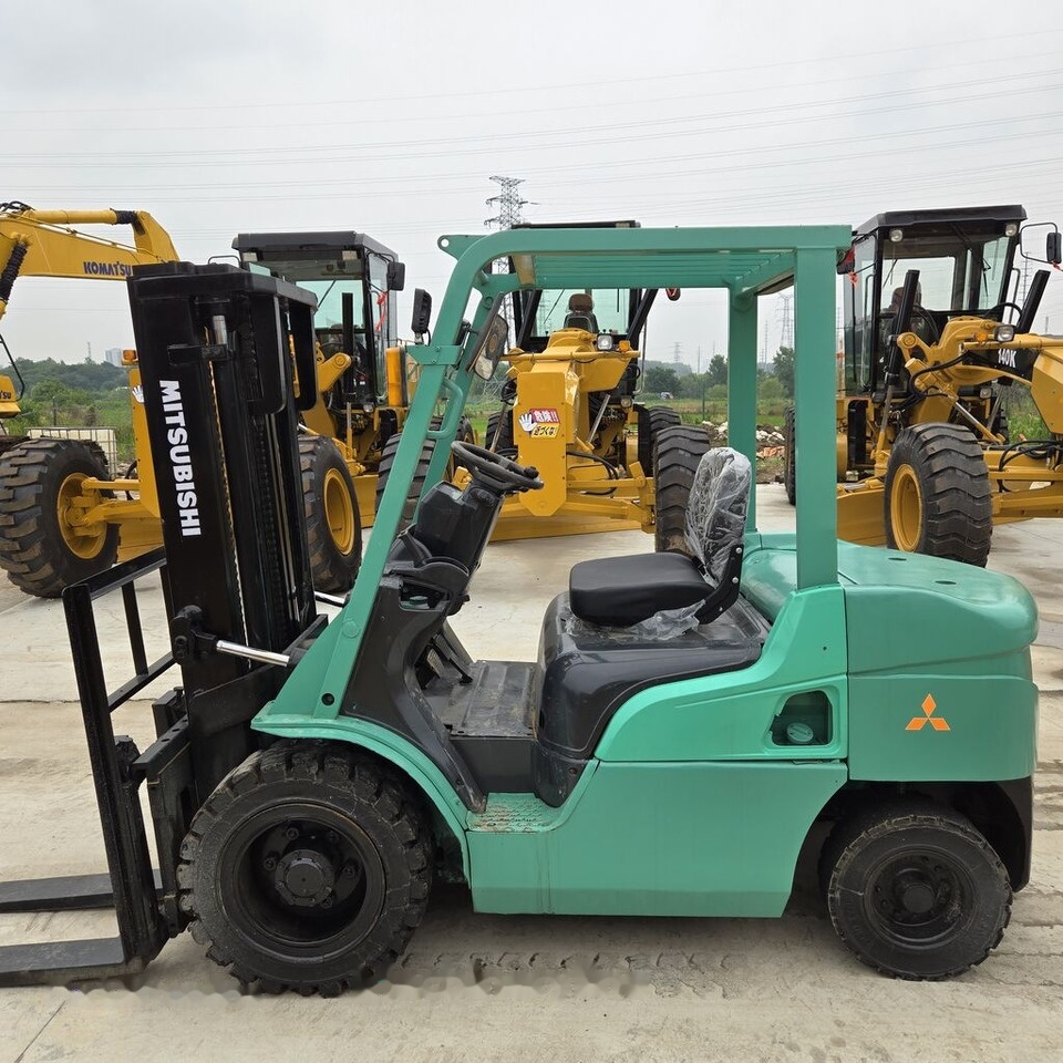 Дизельный погрузчик Mitsubishi FD30: фото 7 Дизельный погрузчик Mitsubishi FD30: фото 7