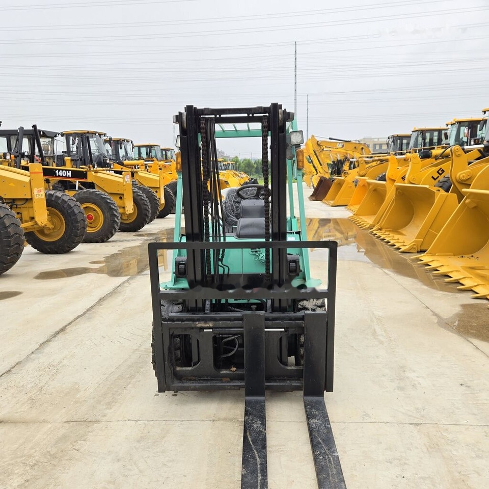 Дизельный погрузчик Mitsubishi FD30: фото 6 Дизельный погрузчик Mitsubishi FD30: фото 6