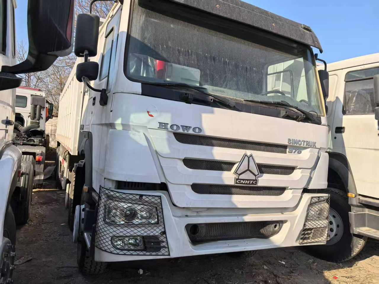 SINOTRUK HOWO 8x4 - Самосвал: фото 1 SINOTRUK HOWO 8x4 - Самосвал: фото 1