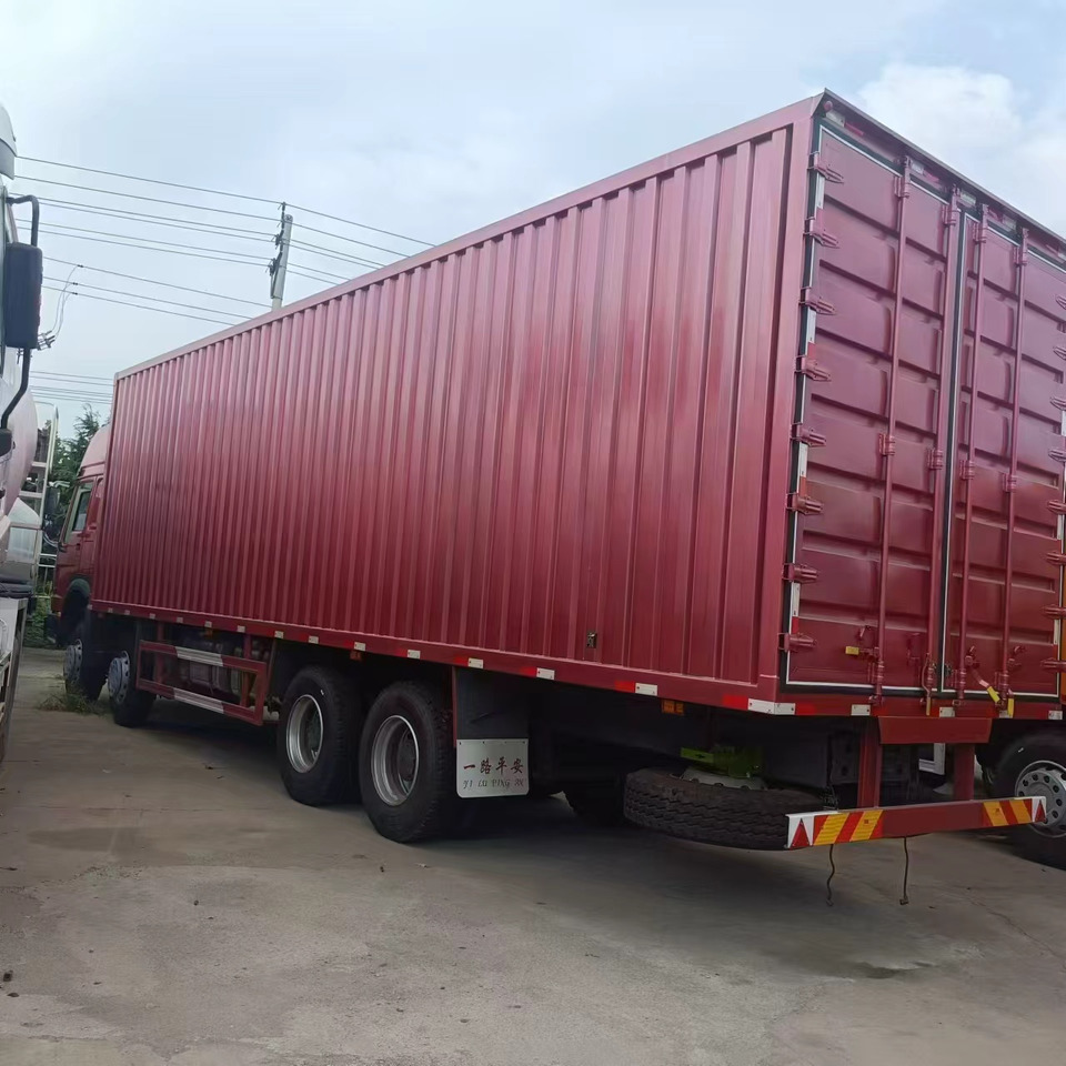 SINOTRUK HOWO - Грузовик с закрытым кузовом: фото 3 SINOTRUK HOWO - Грузовик с закрытым кузовом: фото 3