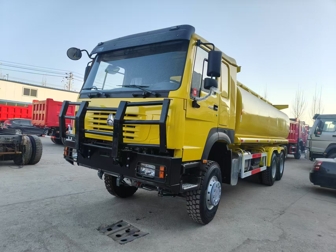 SINOTRUK HOWO - Грузовик-цистерна: фото 2 SINOTRUK HOWO - Грузовик-цистерна: фото 2