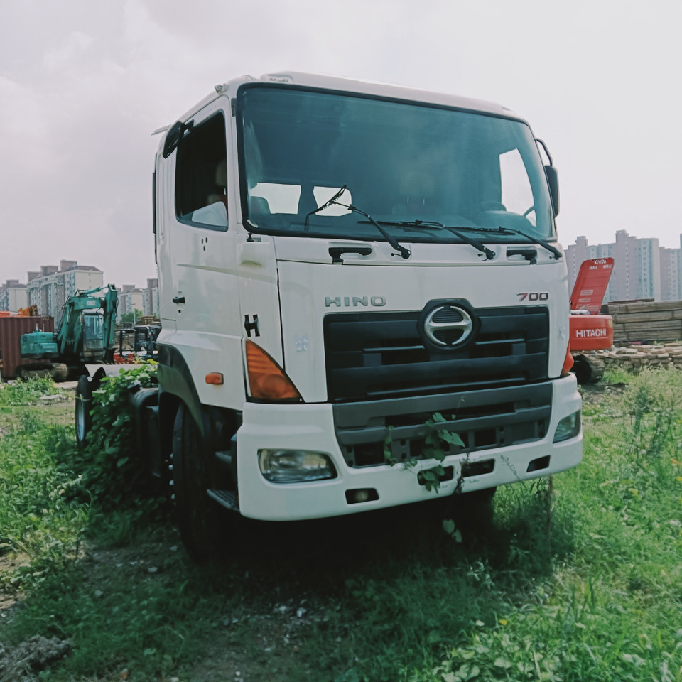 HINO 700 - Тягач: фото 3 HINO 700 - Тягач: фото 3
