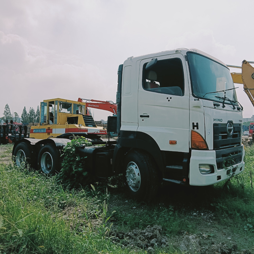 HINO 700 - Тягач: фото 4 HINO 700 - Тягач: фото 4