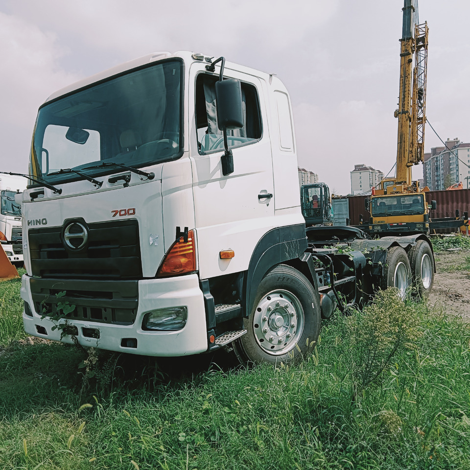 HINO 700 - Тягач: фото 1 HINO 700 - Тягач: фото 1
