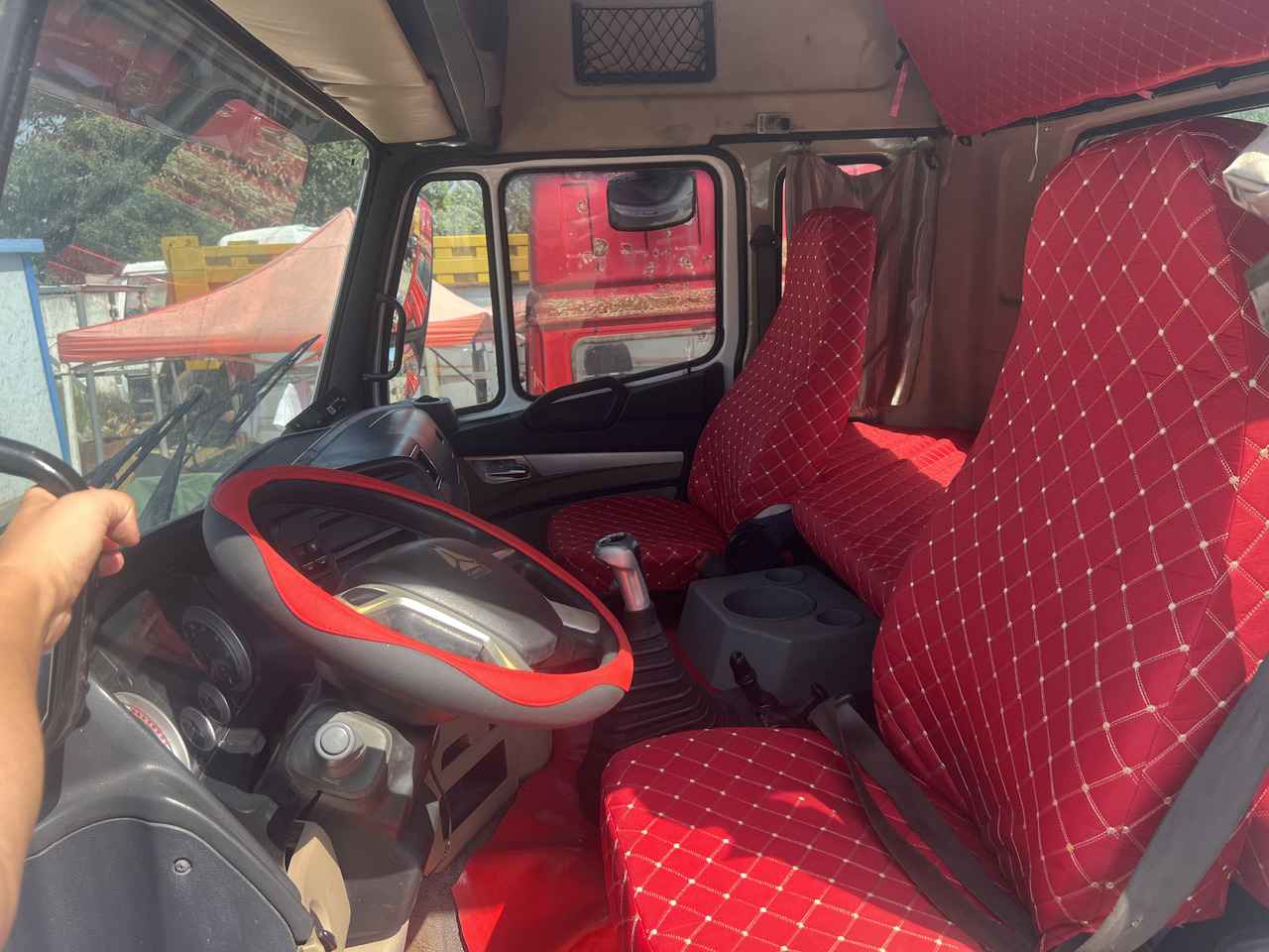 SINOTRUK HOWO - Тягач: фото 4 SINOTRUK HOWO - Тягач: фото 4