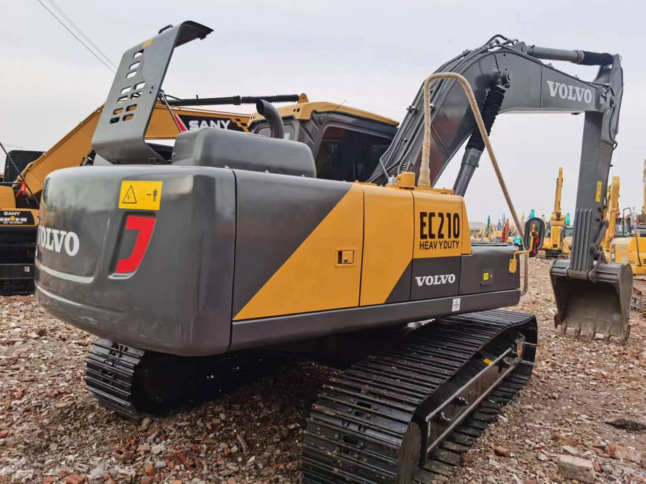 Volvo EC210 - Гусеничный экскаватор: фото 4 Volvo EC210 - Гусеничный экскаватор: фото 4