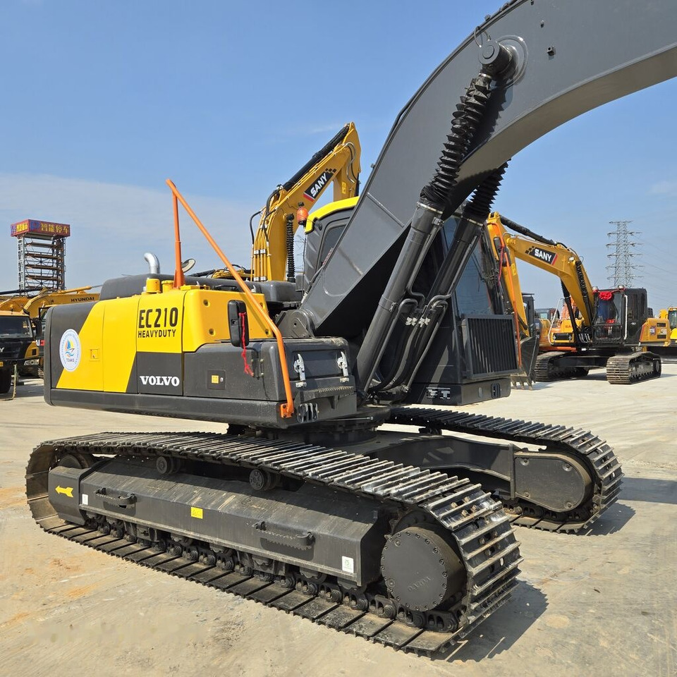 Volvo EC210 - Гусеничный экскаватор: фото 4 Volvo EC210 - Гусеничный экскаватор: фото 4