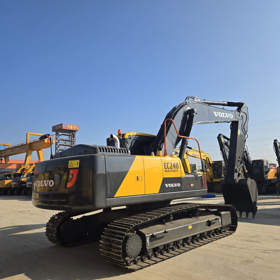 Volvo EC240 - Гусеничный экскаватор: фото 1 Volvo EC240 - Гусеничный экскаватор: фото 1
